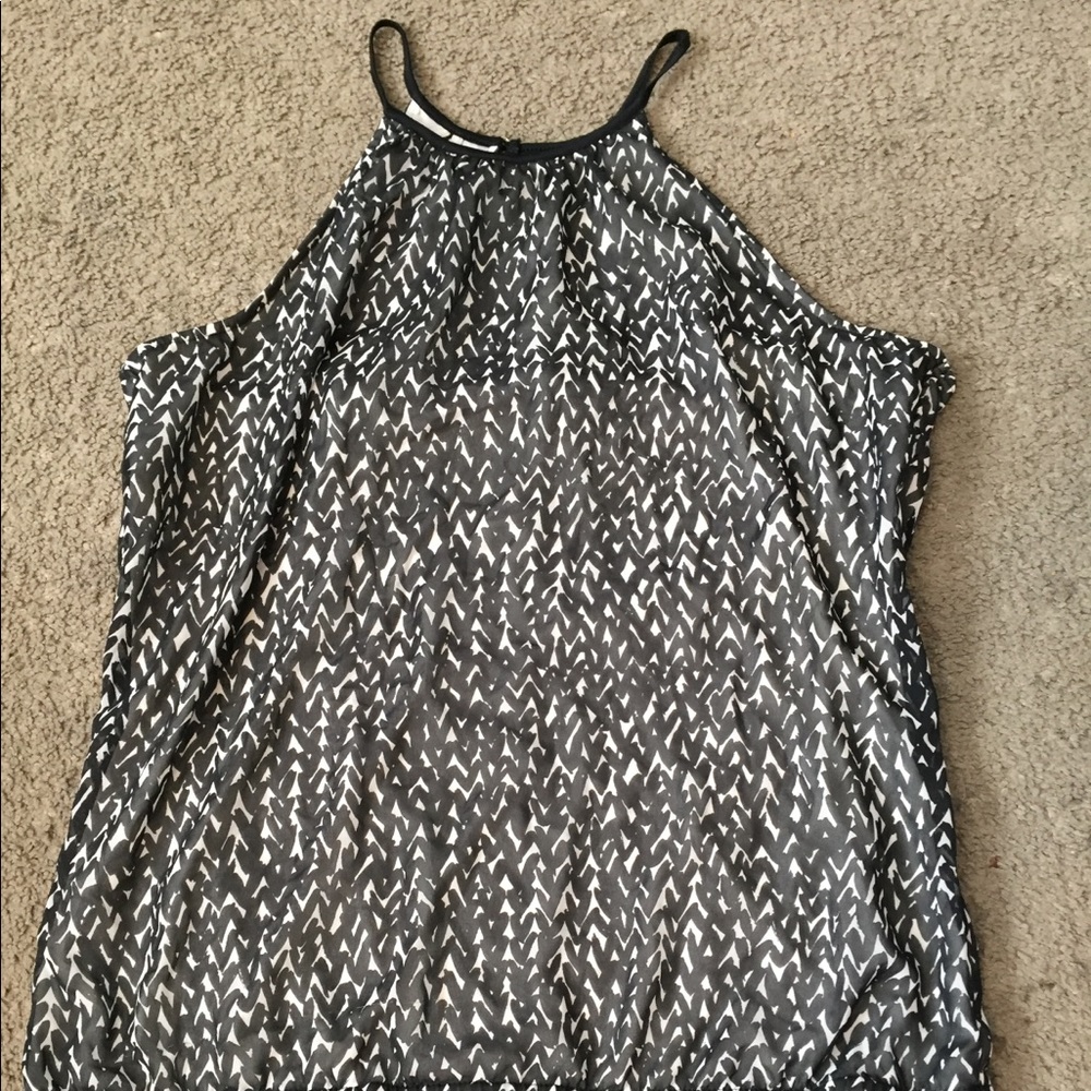 ✨2 FOR $10!✨Express Black and White Sleeveless Top